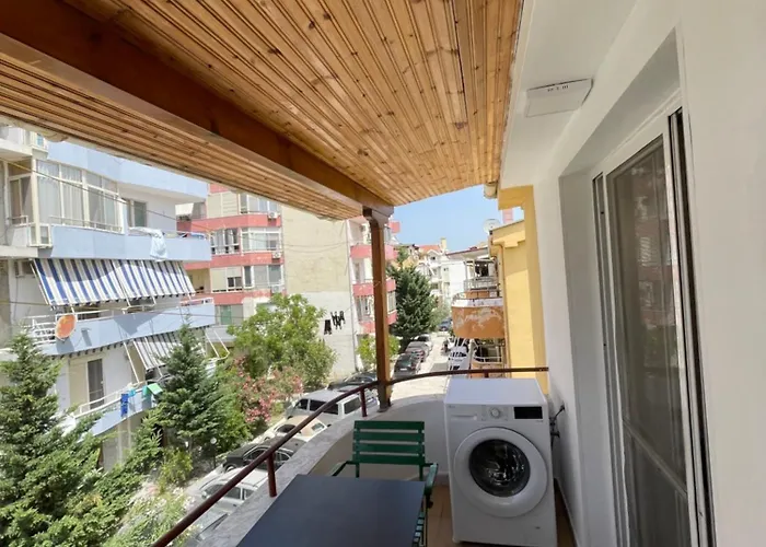 House For Rent Jurgen Semesterbostad Golem (Tirana)