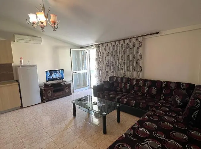 House For Rent Jurgen Vakantiehuis Golem (Tirana)